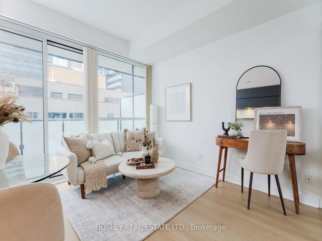 1206 - 15 Grenville St