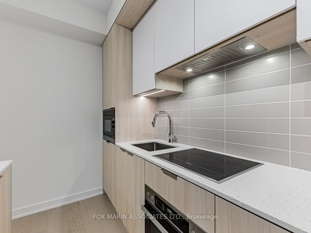 209 - 123 Portland St
