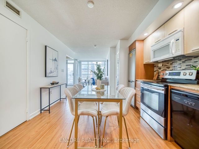 706 - 25 Capreol Crt