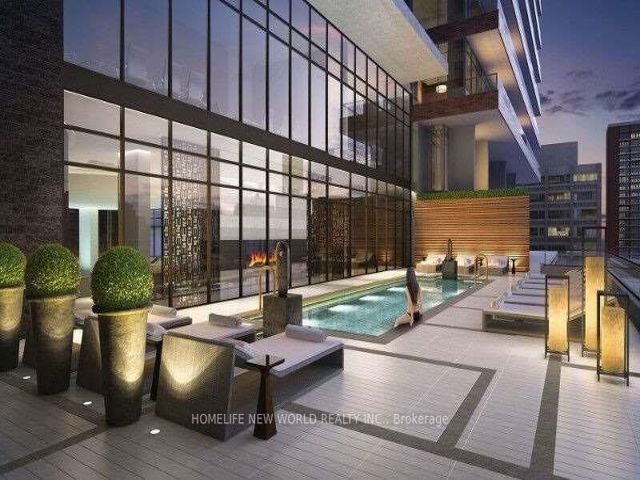 2204 - 501 Yonge St
