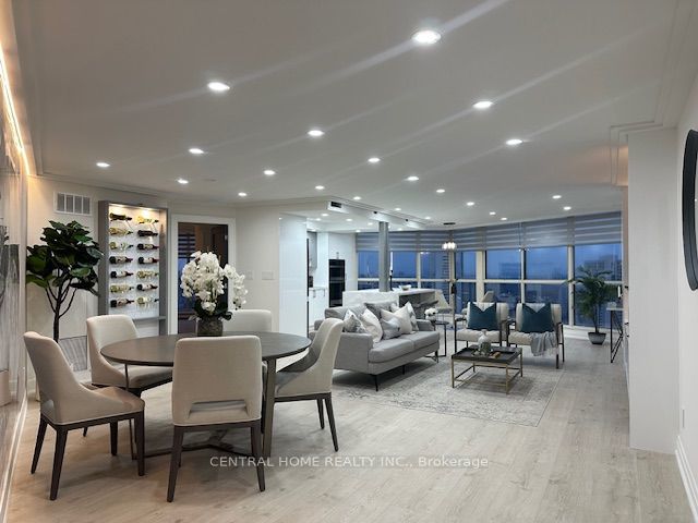 2502 - 85 Skymark Dr