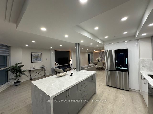2502 - 85 Skymark Dr