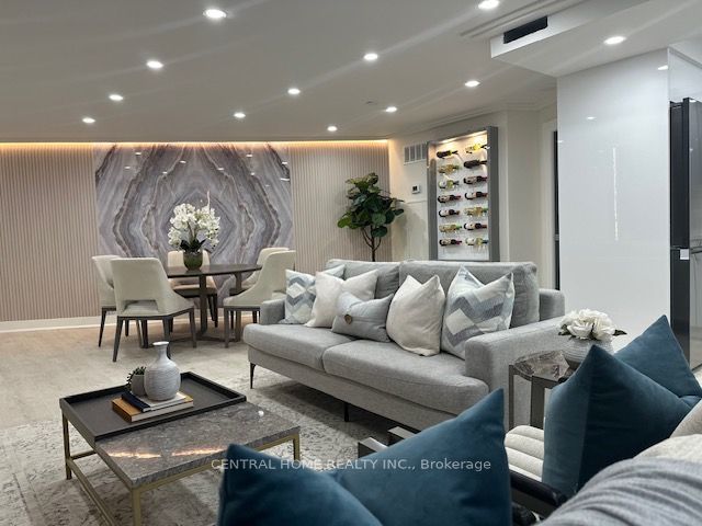 2502 - 85 Skymark Dr