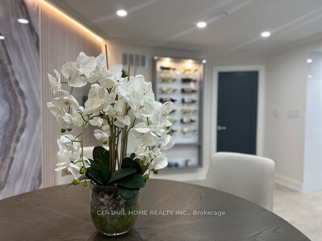 2502 - 85 Skymark Dr