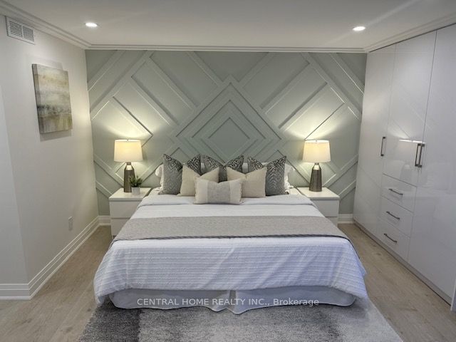2502 - 85 Skymark Dr