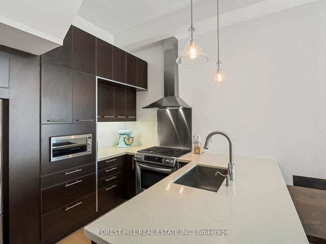 112 - 483 Dupont St