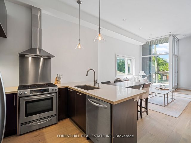 112 - 483 Dupont St