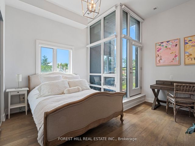 112 - 483 Dupont St