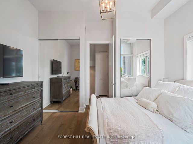112 - 483 Dupont St