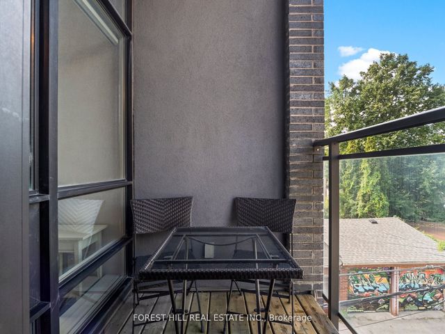 112 - 483 Dupont St