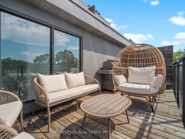 112 - 483 Dupont St