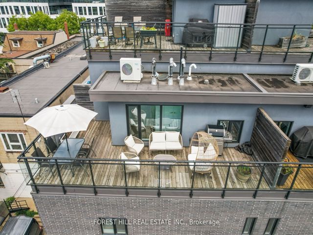 112 - 483 Dupont St
