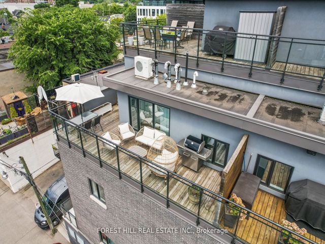 112 - 483 Dupont St