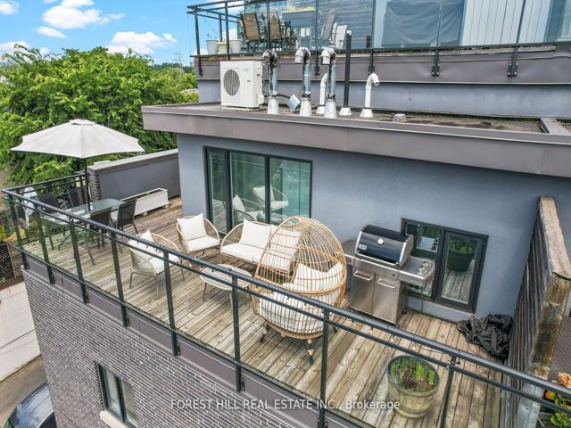 112 - 483 Dupont St