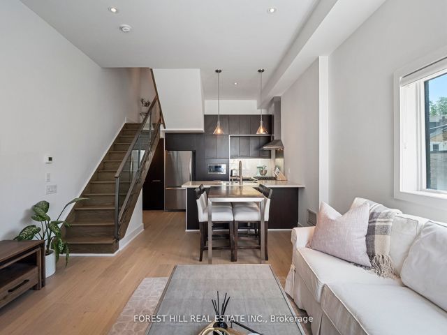 112 - 483 Dupont St