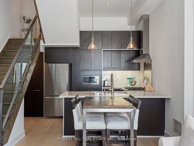 112 - 483 Dupont St