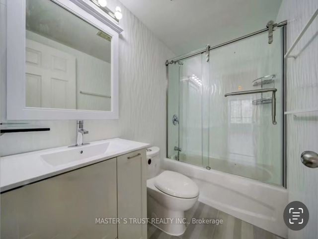 1602 - 7 Bishop Ave