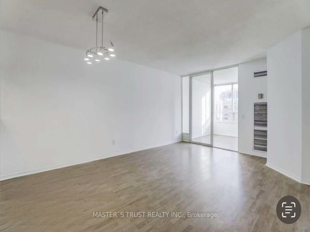 1602 - 7 Bishop Ave