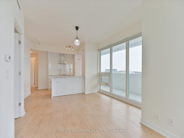 4003 - 2221 Yonge St