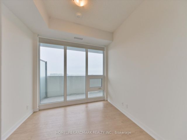 4003 - 2221 Yonge St