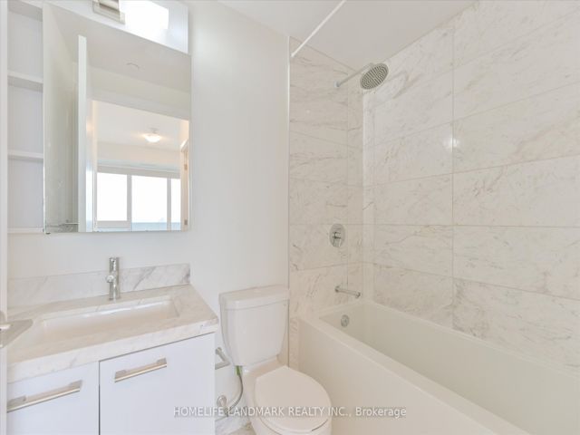 4003 - 2221 Yonge St