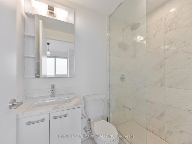 4003 - 2221 Yonge St