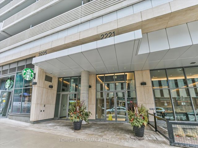 4003 - 2221 Yonge St