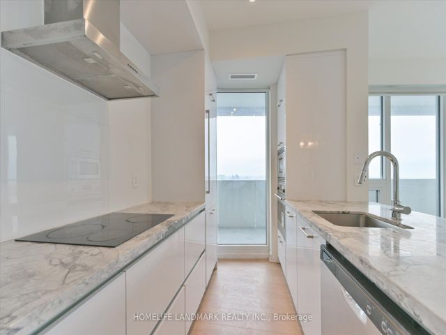 4003 - 2221 Yonge St