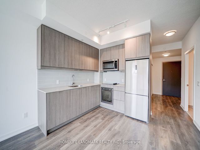 809 - 32 Forest Manor Rd