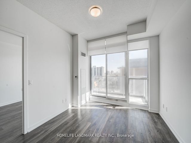 809 - 32 Forest Manor Rd