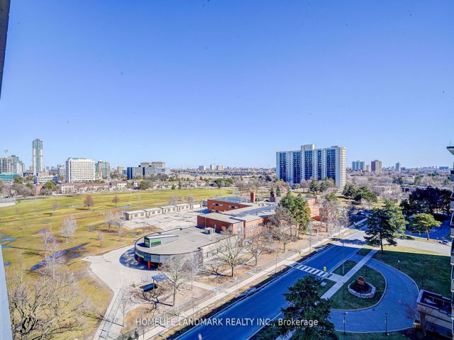 809 - 32 Forest Manor Rd