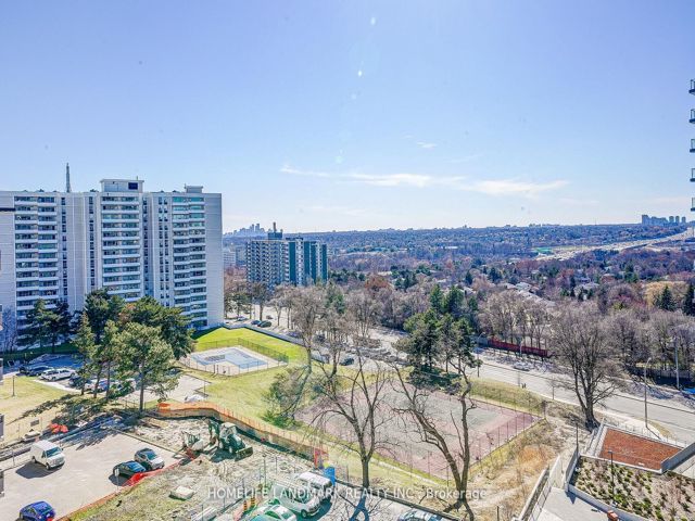 809 - 32 Forest Manor Rd