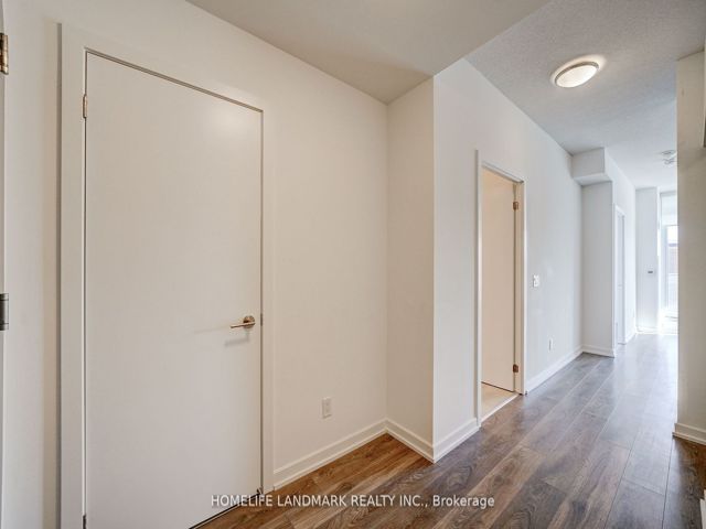 809 - 32 Forest Manor Rd
