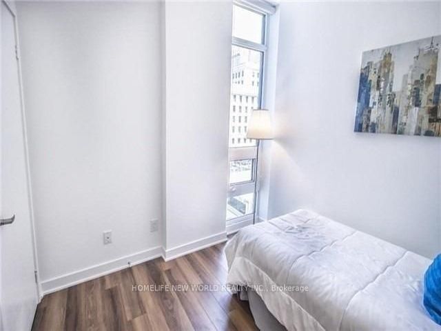 1804 - 210 Simcoe St
