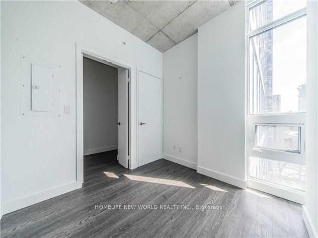 1804 - 210 Simcoe St