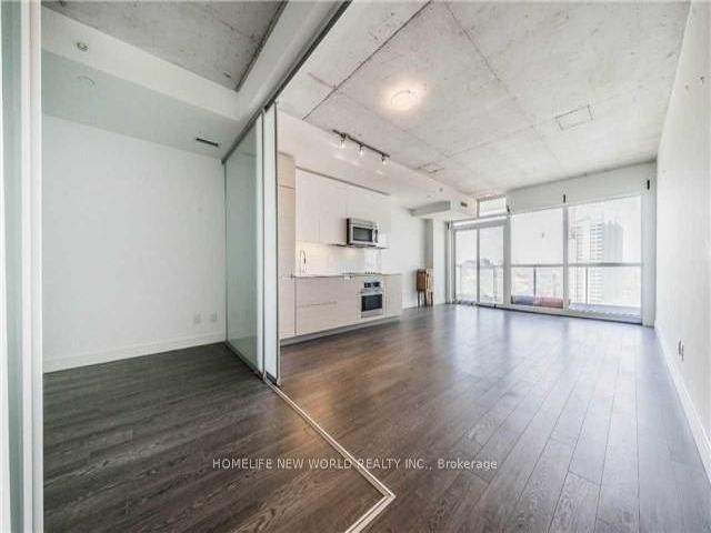 1804 - 210 Simcoe St