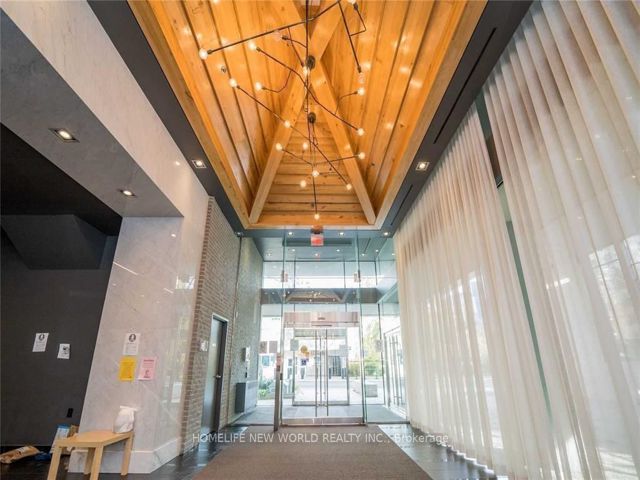 1804 - 210 Simcoe St