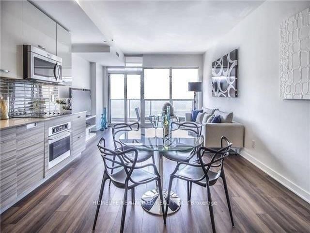 1804 - 210 Simcoe St