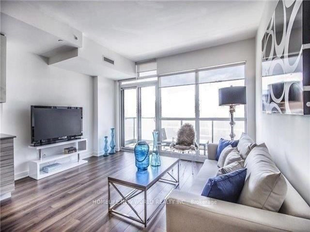 1804 - 210 Simcoe St