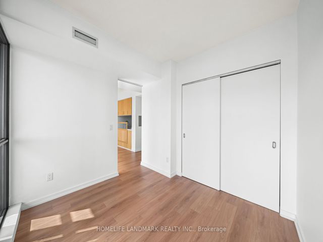 2102 - 281 Mutual St