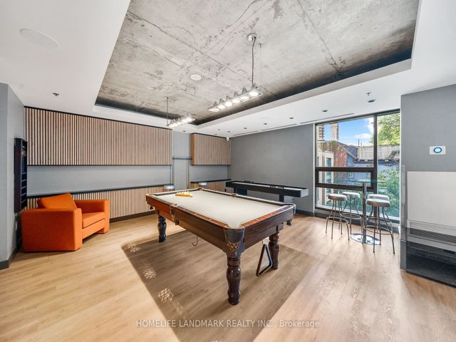 2102 - 281 Mutual St