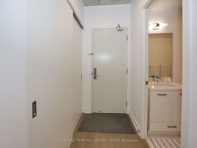 310 - 39 Brant St