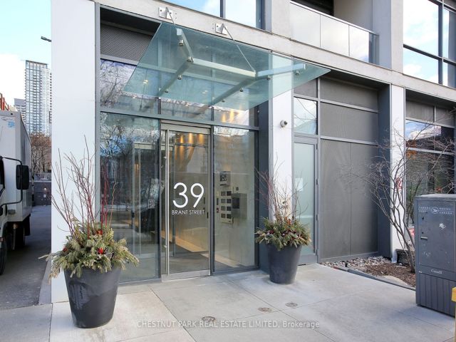 310 - 39 Brant St