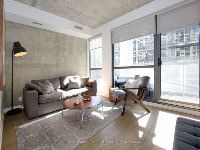 310 - 39 Brant St