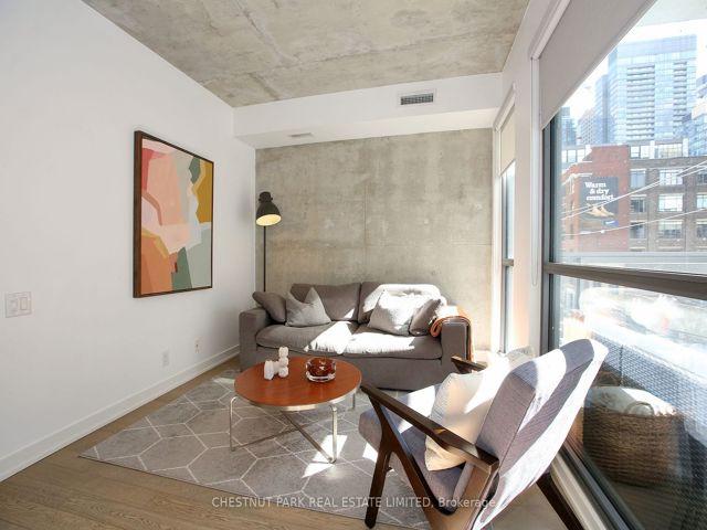 310 - 39 Brant St