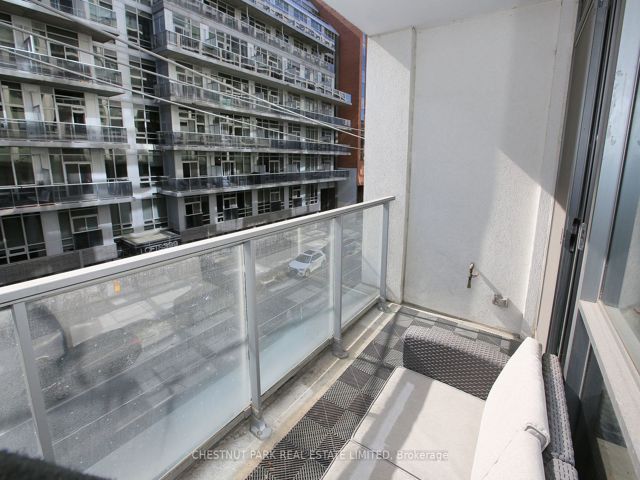 310 - 39 Brant St