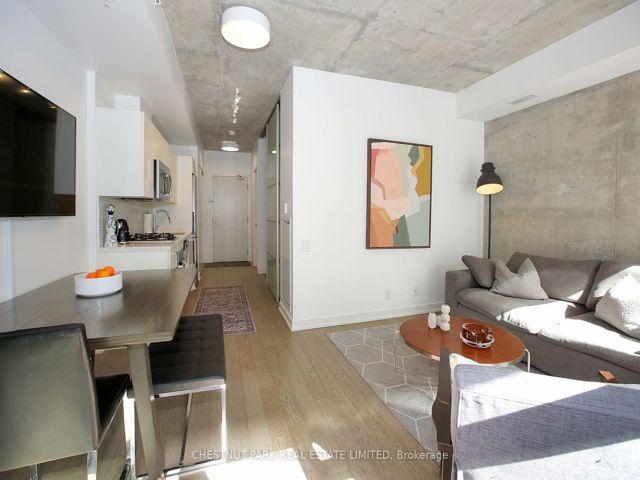 310 - 39 Brant St
