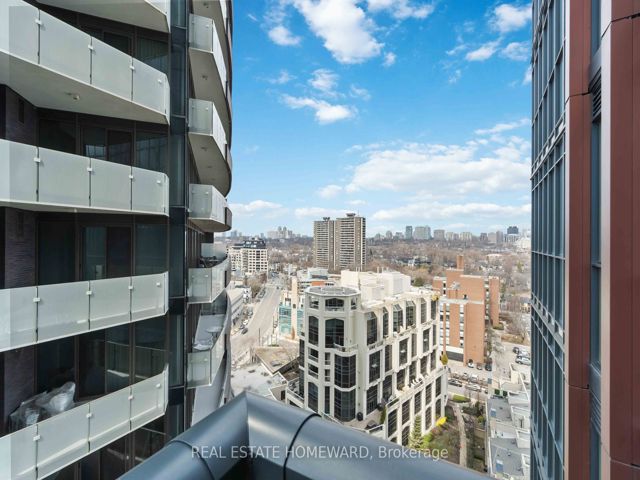 1401 - 32 Davenport Rd