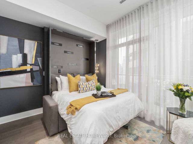 1401 - 32 Davenport Rd