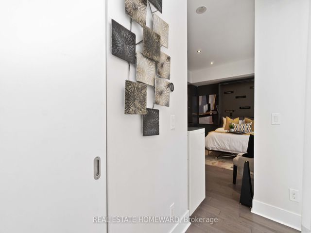 1401 - 32 Davenport Rd